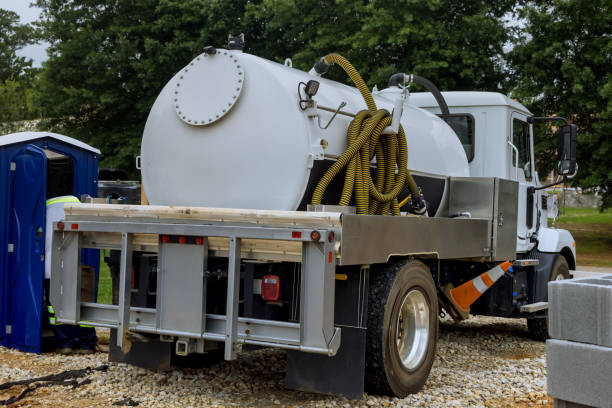 Best Portable bathroom rental  in Farmer City, IL